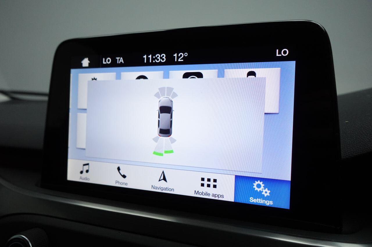 Ford Focus - Image 18