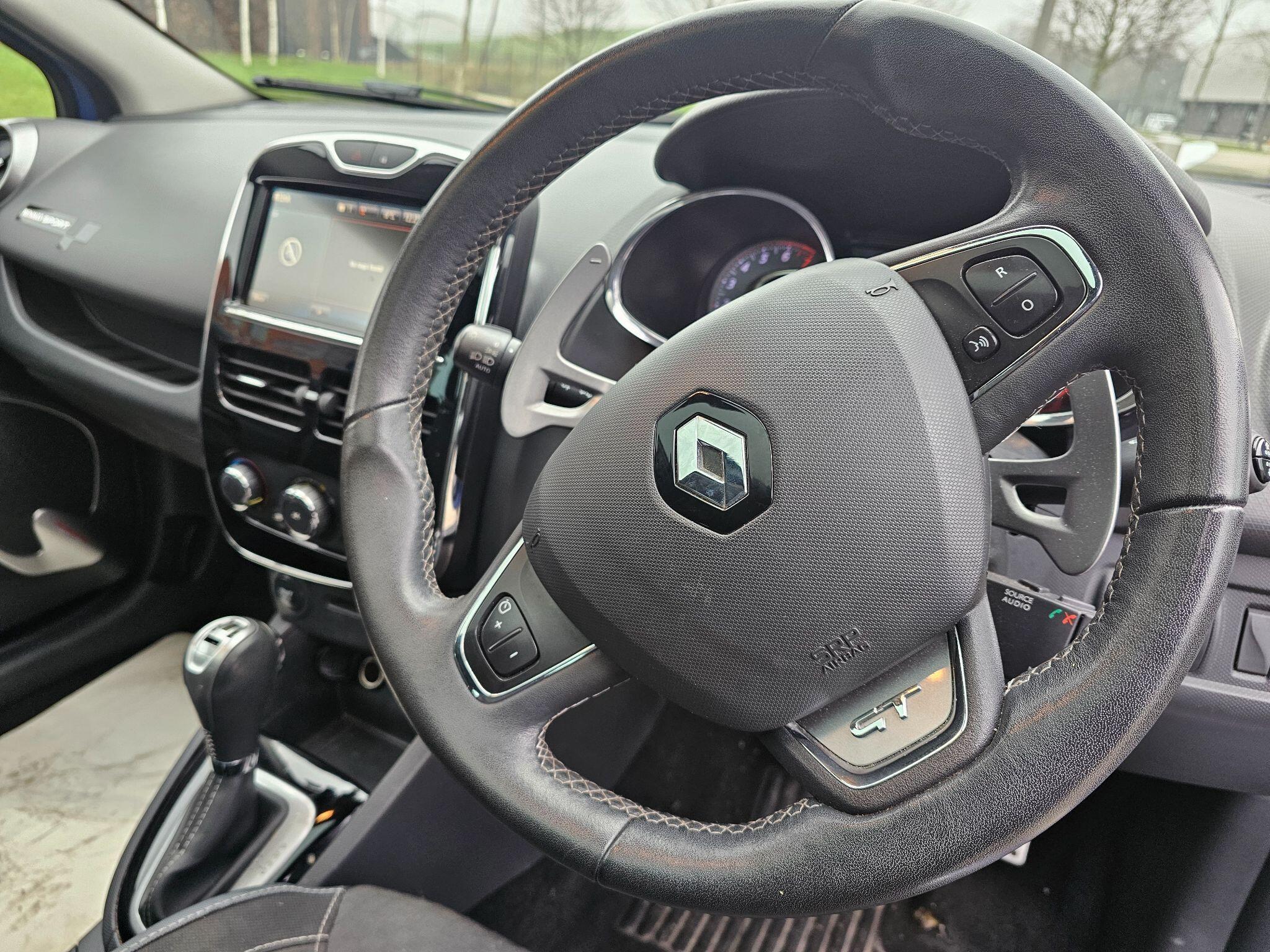 Renault Clio - Image 4