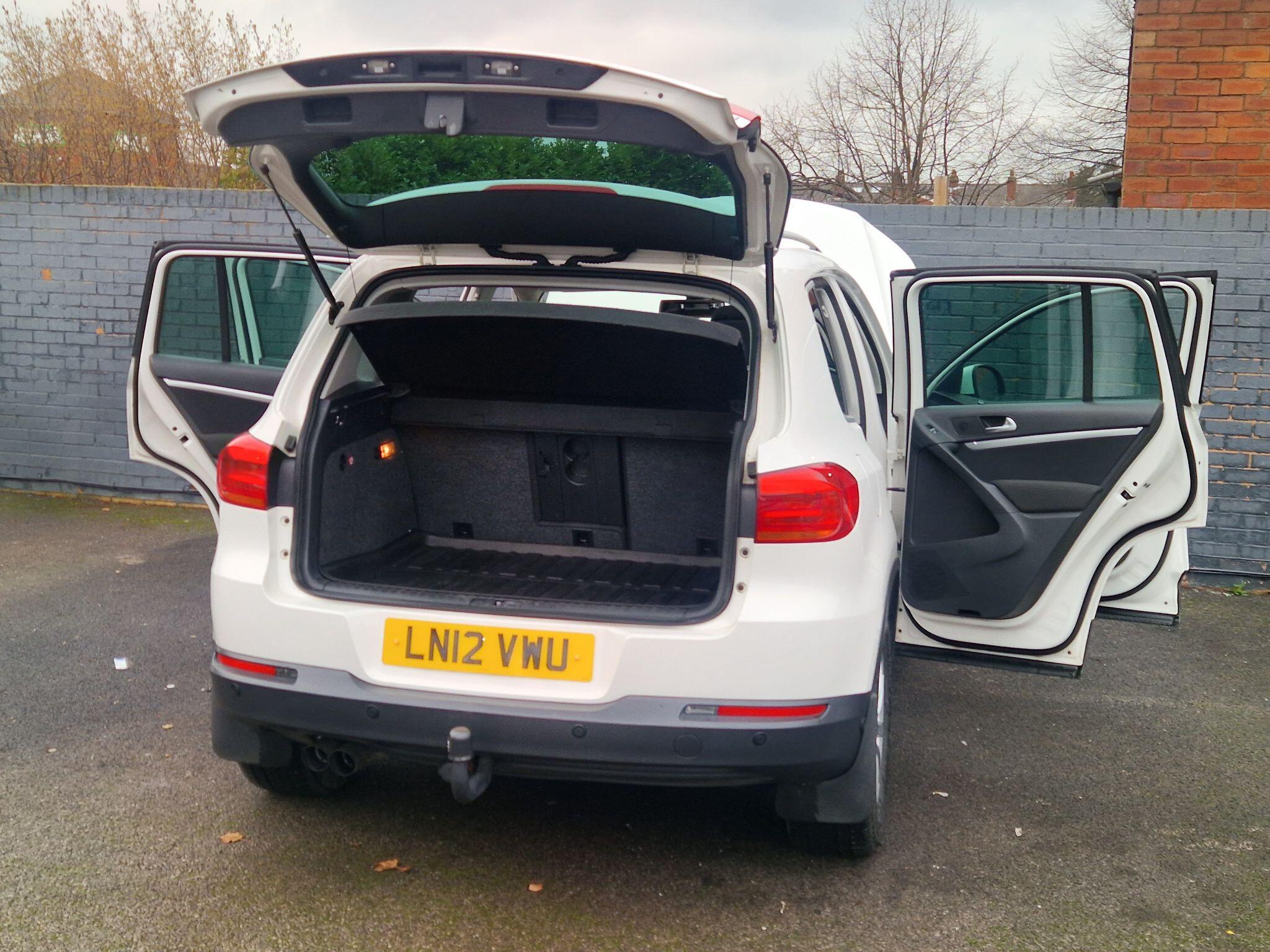 Volkswagen Tiguan - Image 22