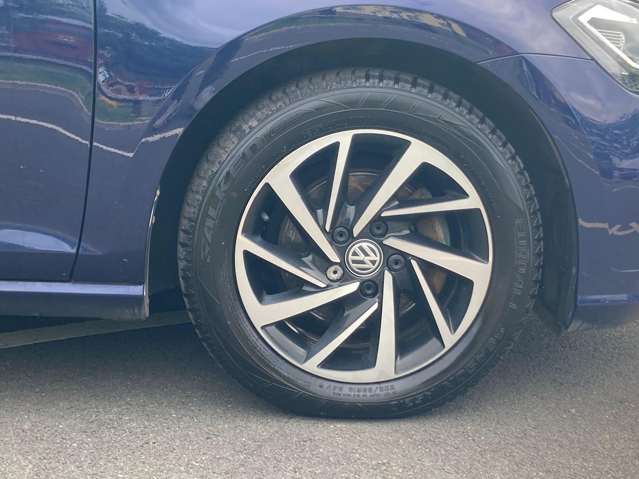 Volkswagen Golf - Image 18