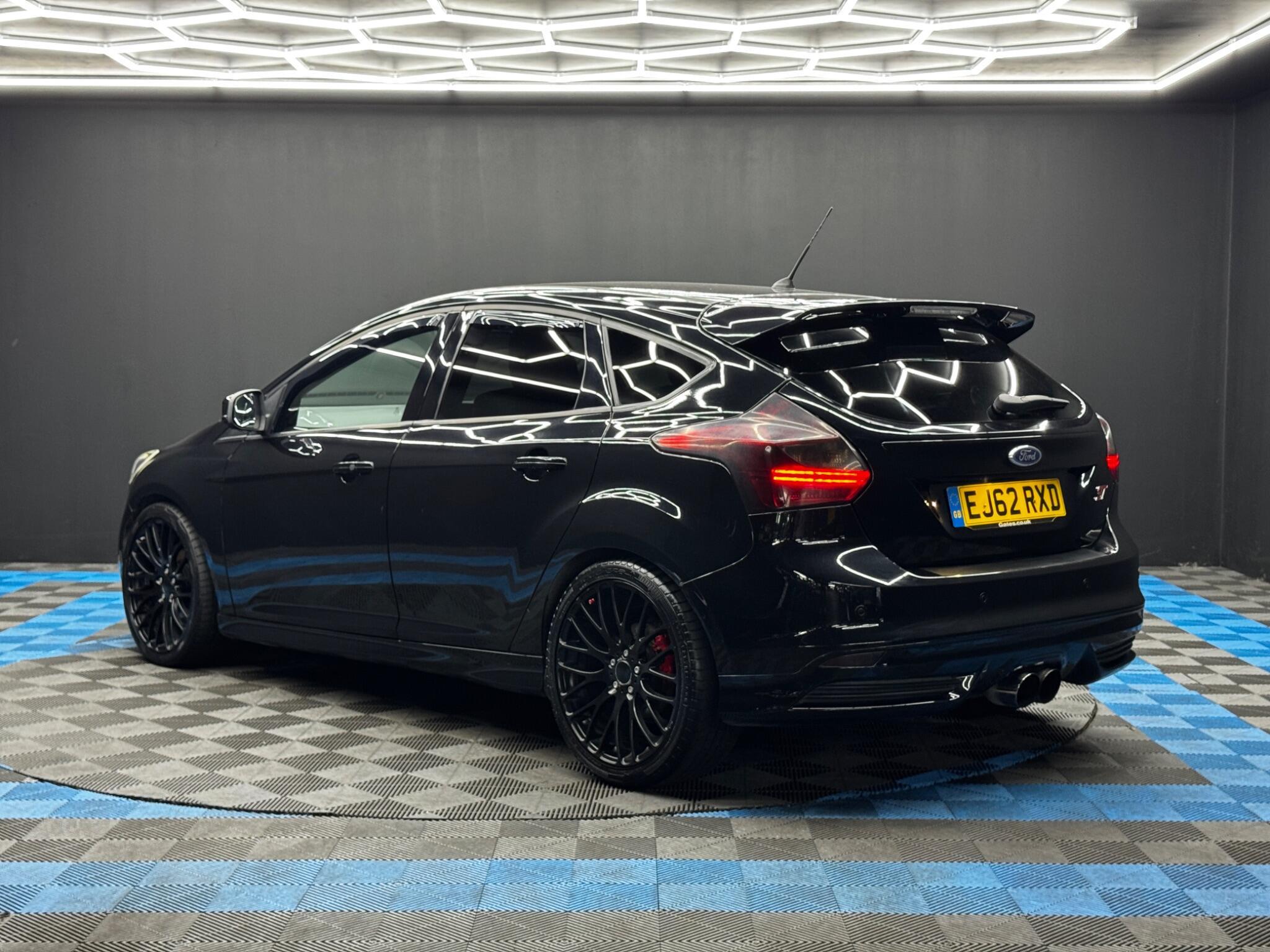 Ford Focus - Image 7