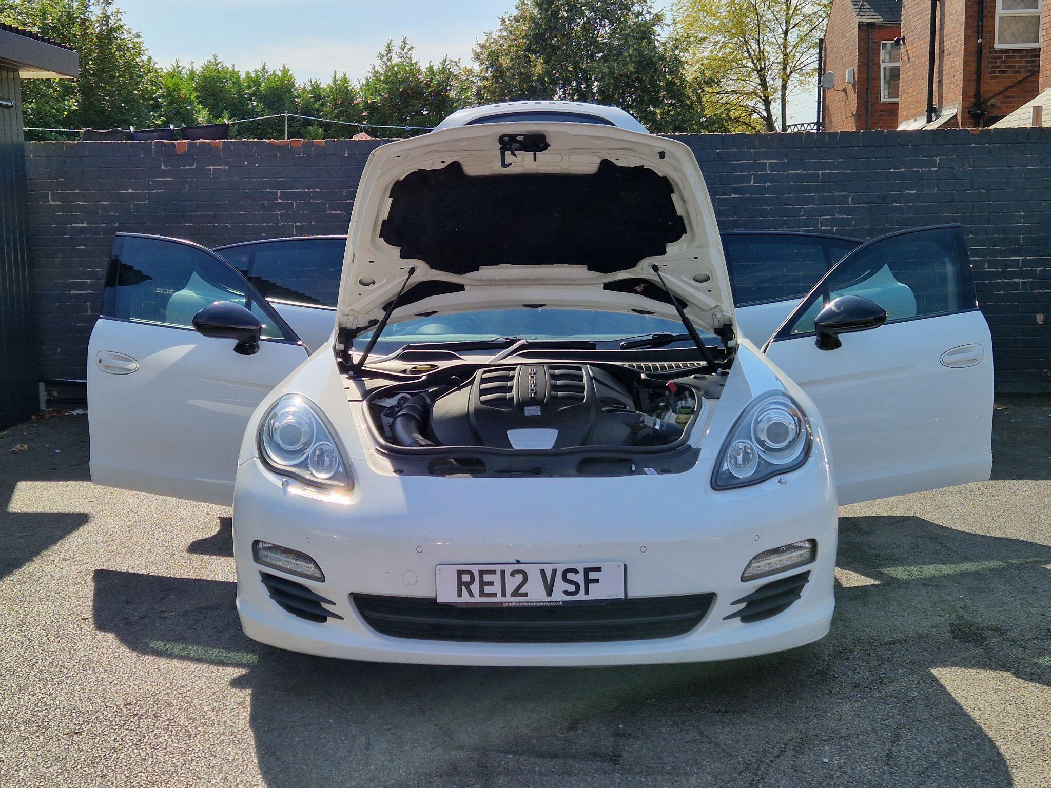 Porsche Panamera - Image 13