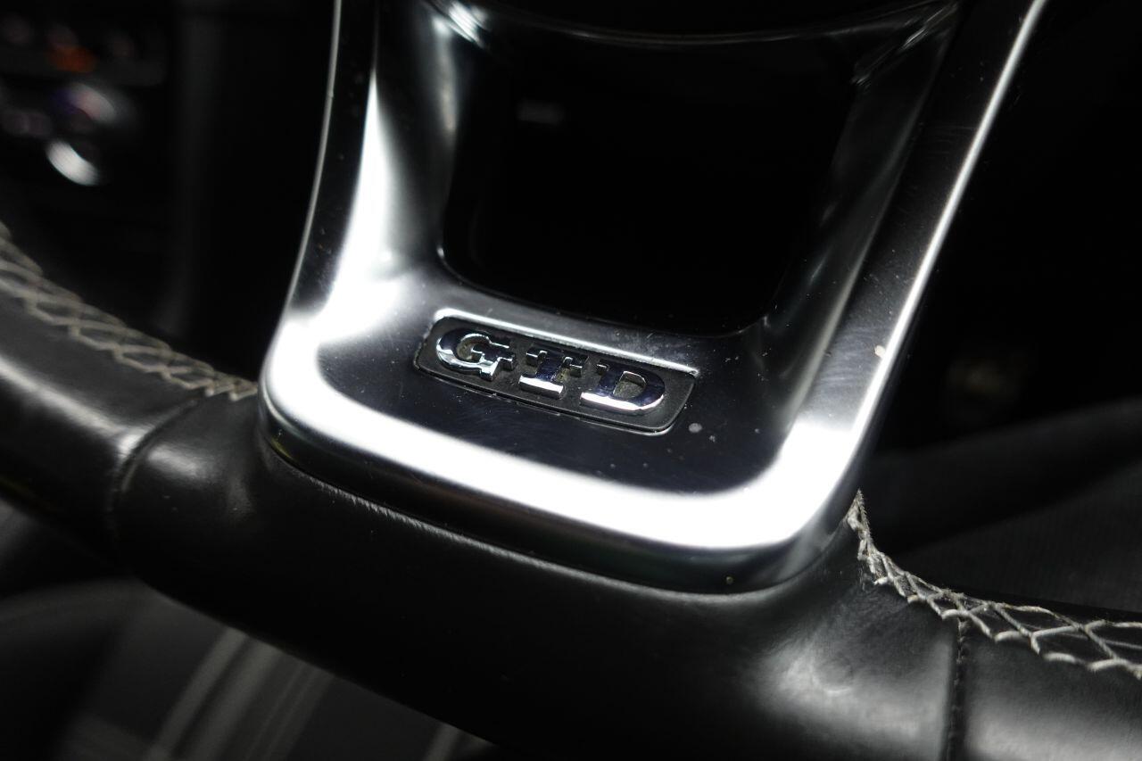 Volkswagen Golf - Image 38