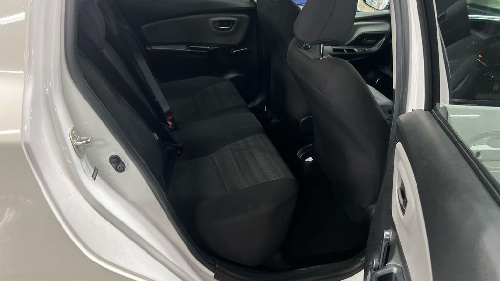 Toyota Yaris - Image 10
