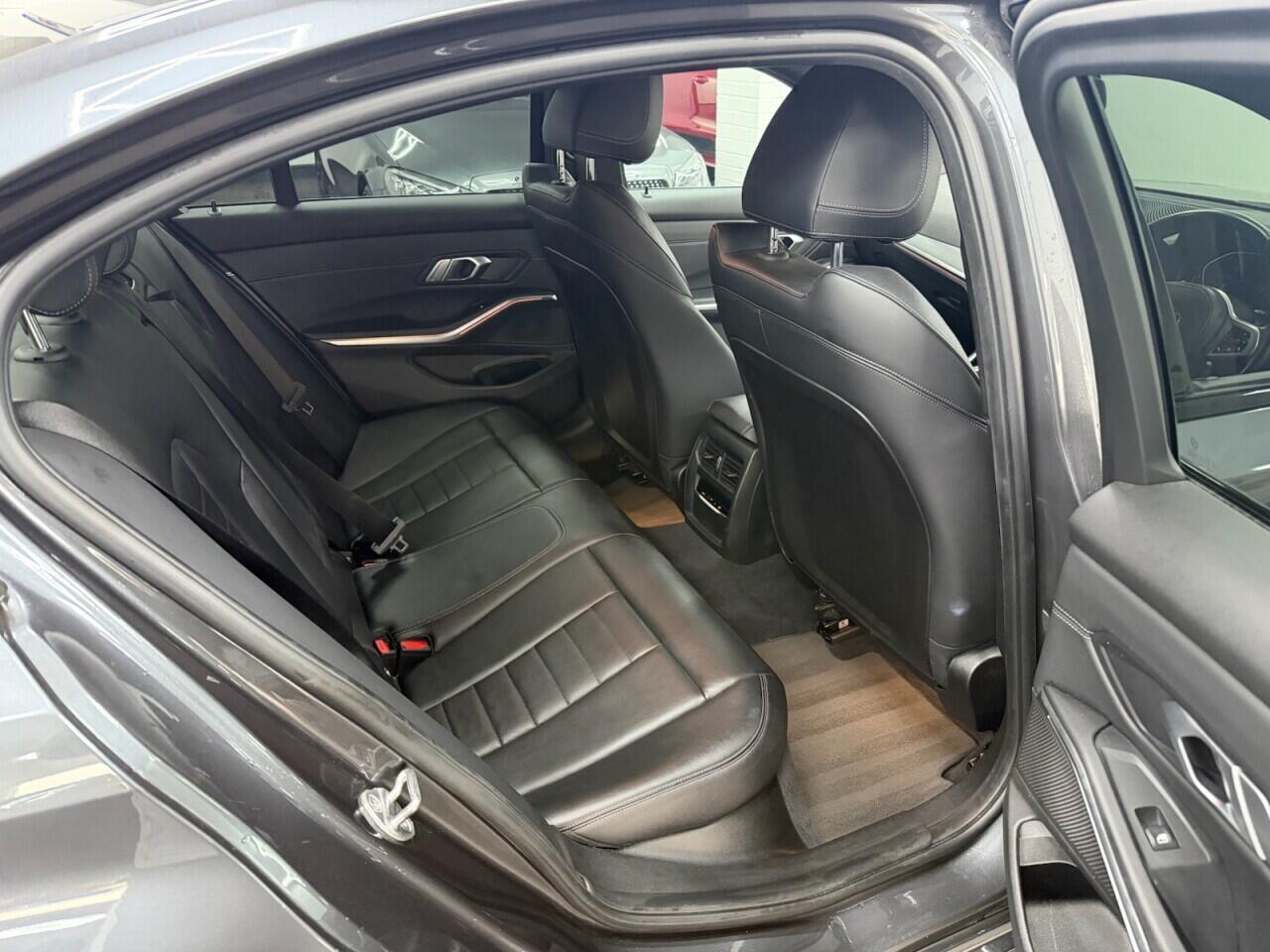 BMW 3 Series - Image 18