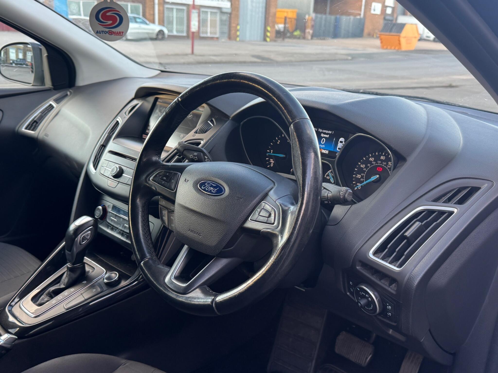 Ford Focus - Image 19