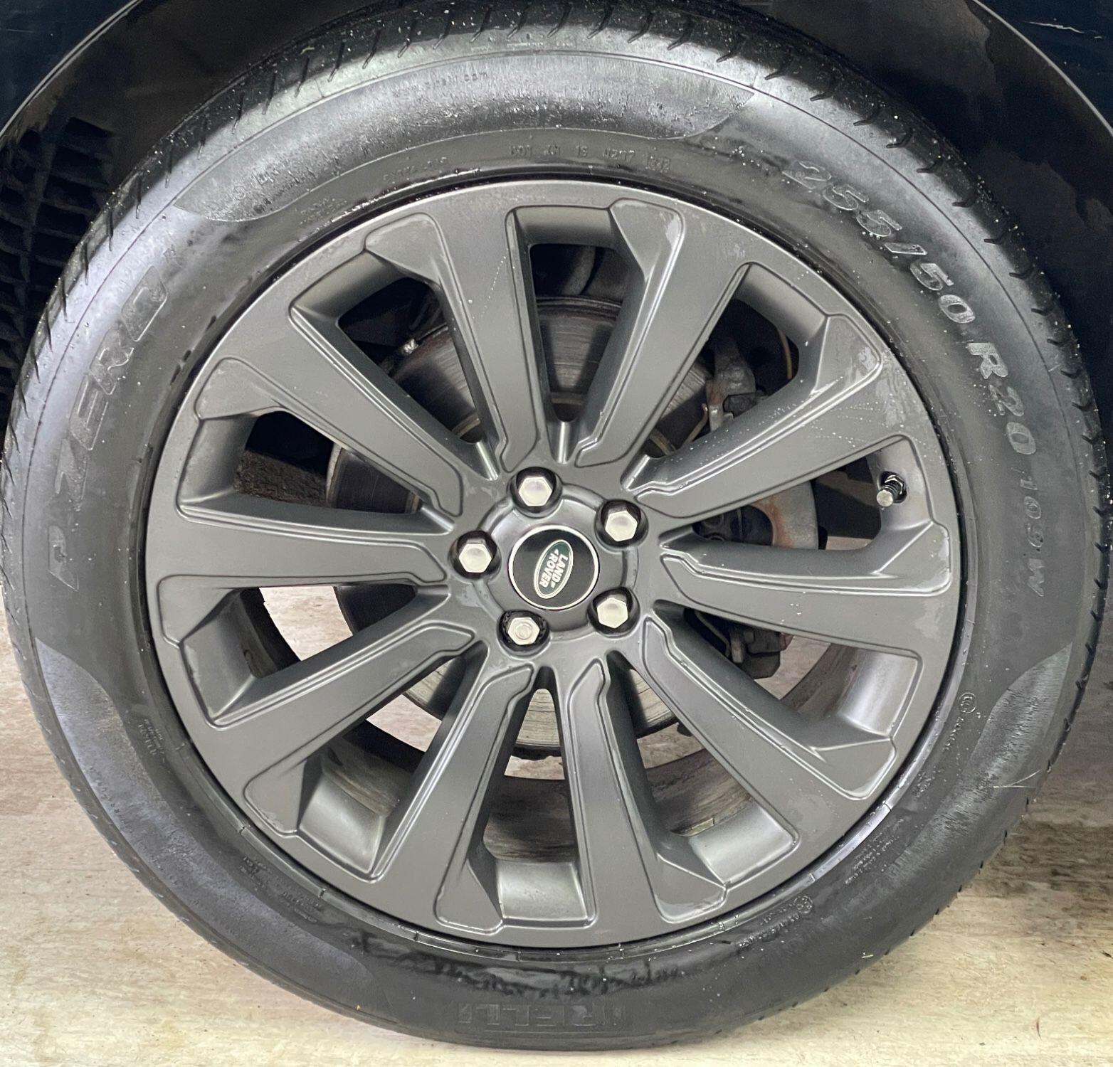 Land Rover Range Rover Velar - Image 13