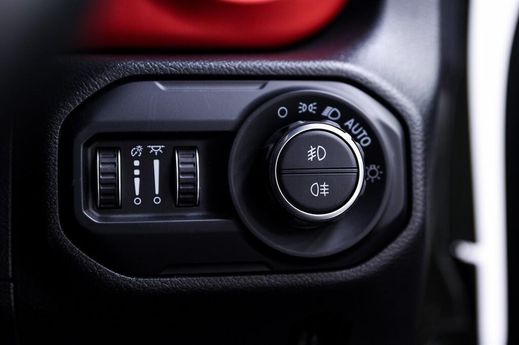Jeep Wrangler - Image 28