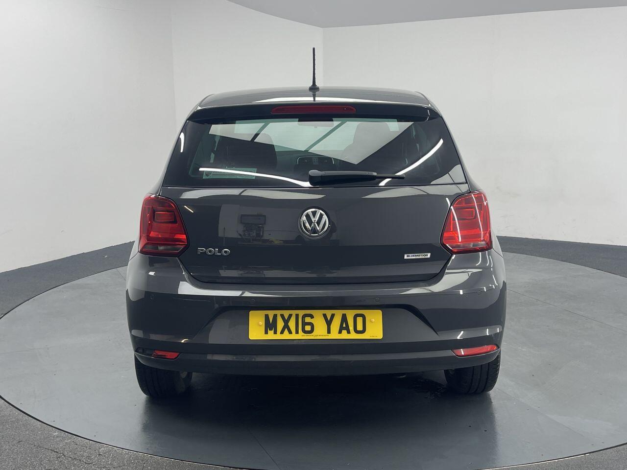 Volkswagen Polo - Image 11