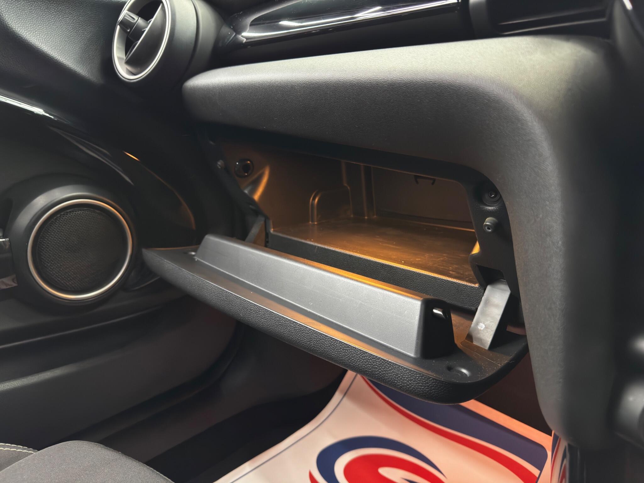 MINI Hatch - Image 36