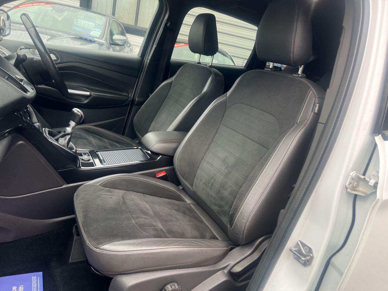 Ford Kuga - Image 18