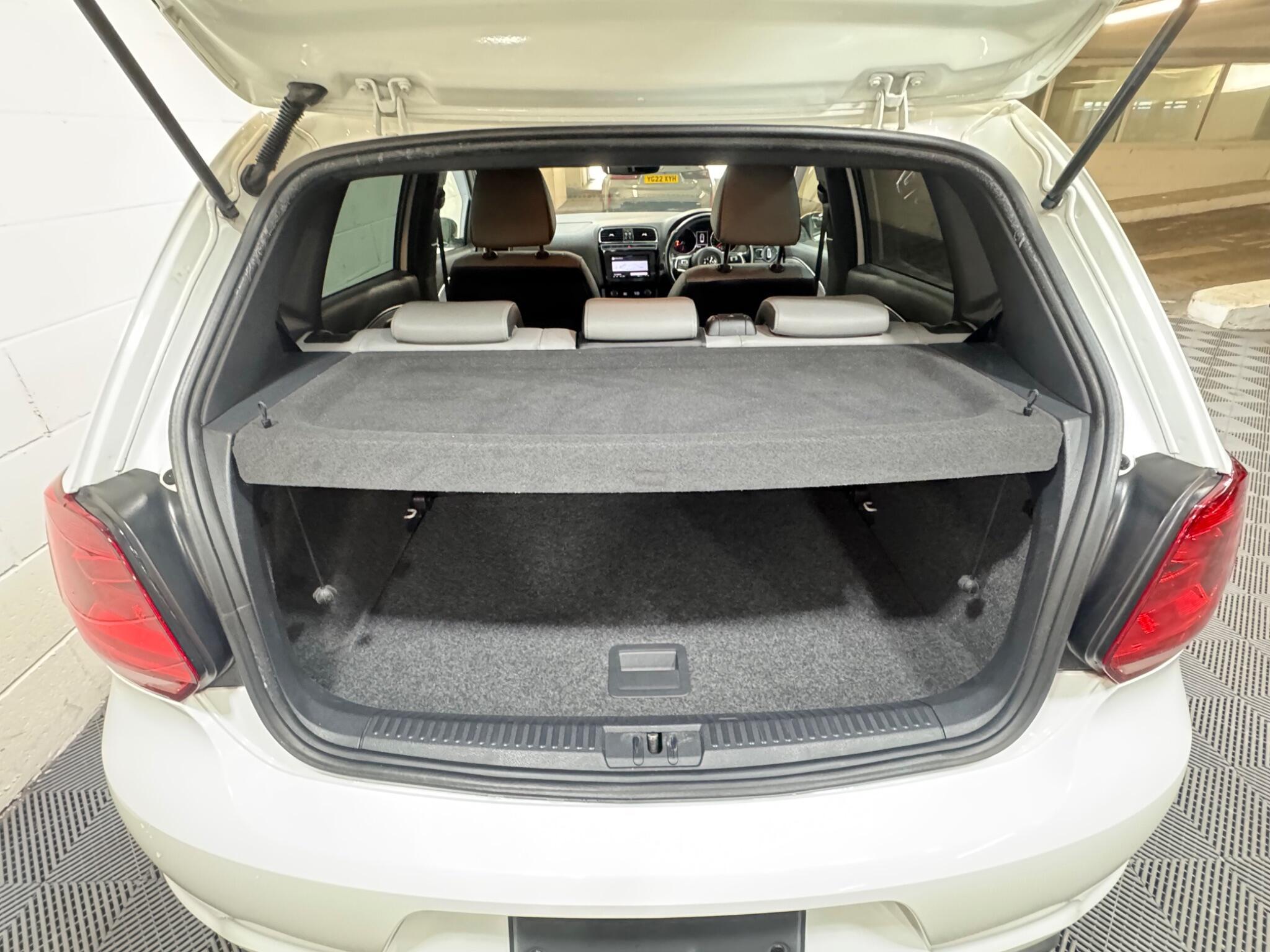 Volkswagen Polo - Image 12