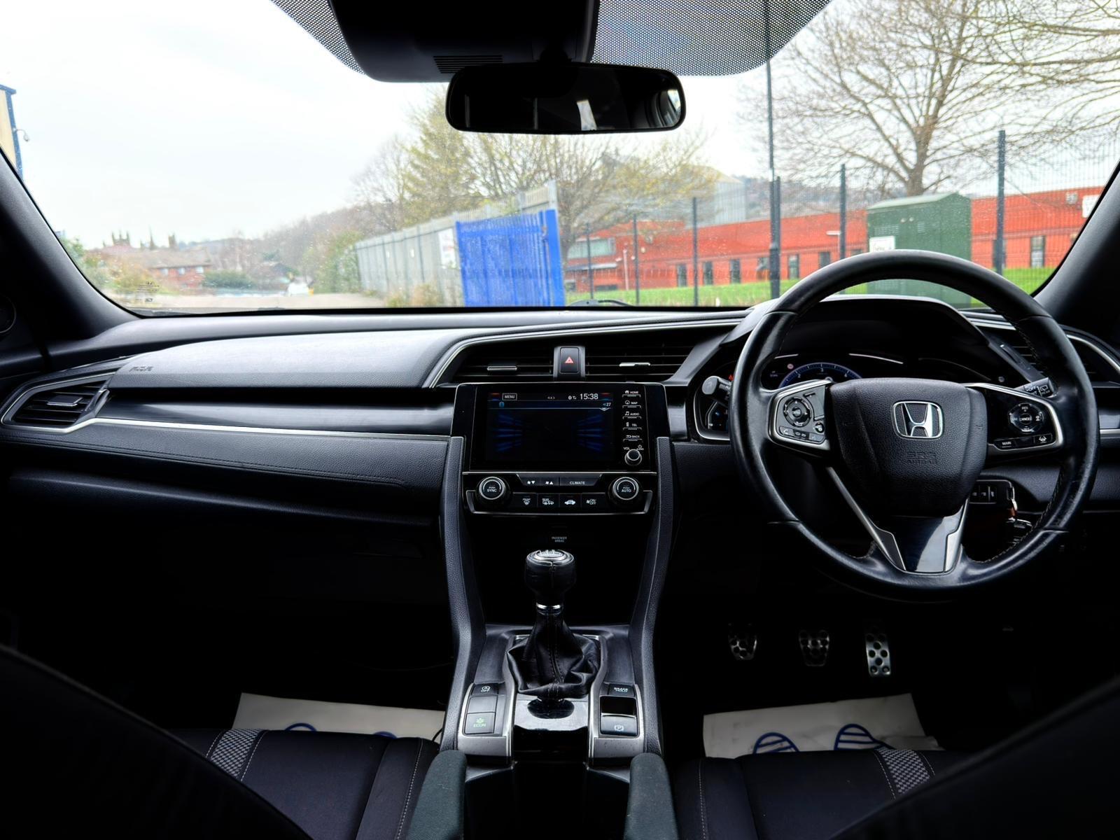 Honda Civic - Image 16