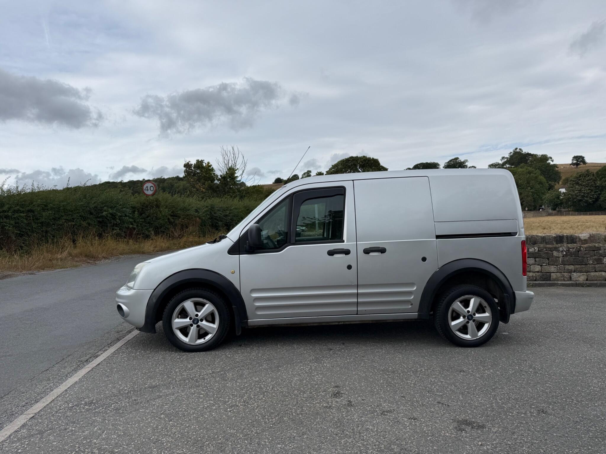 Ford Transit Connect - Image 14