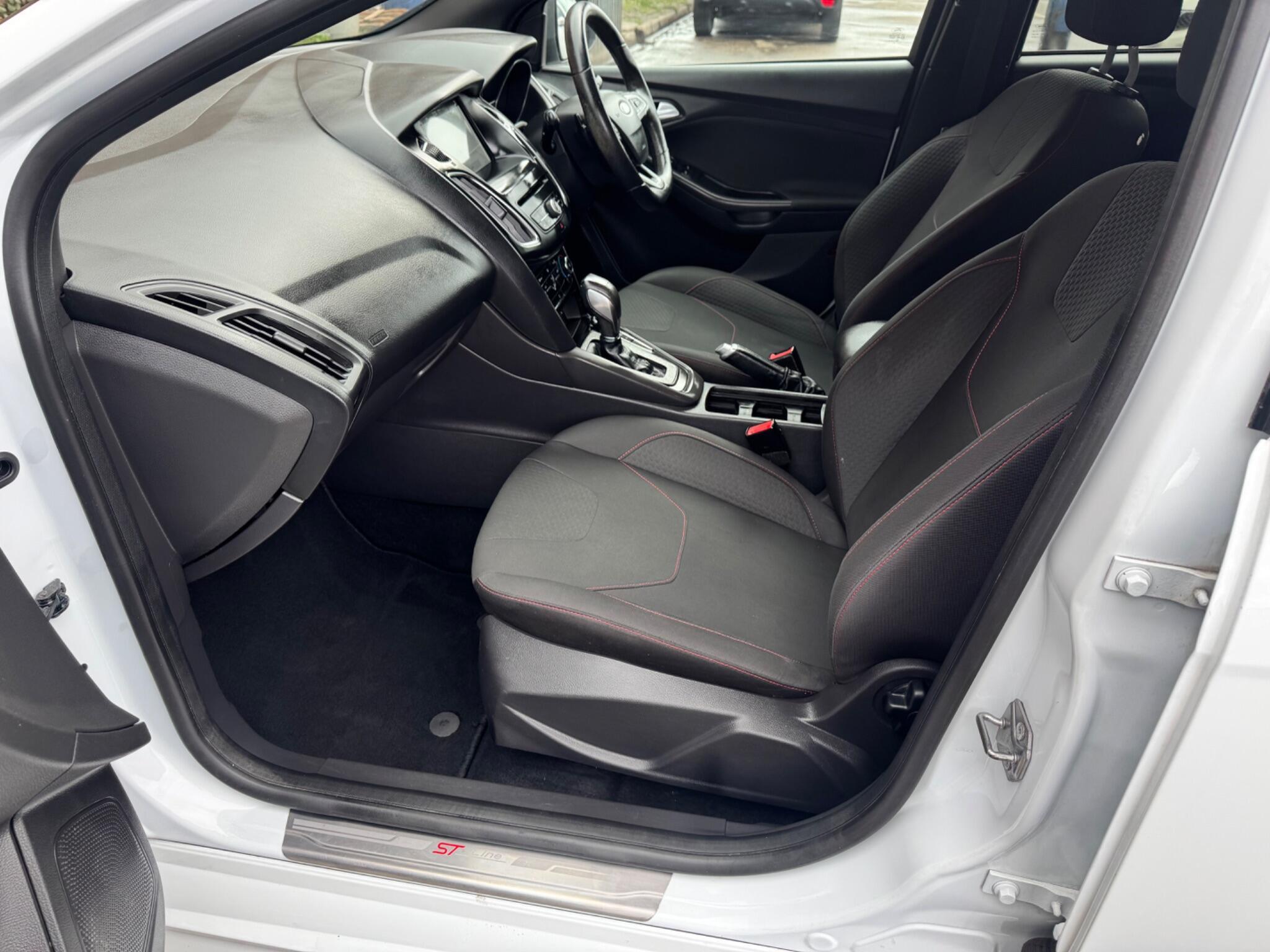 Ford Focus - Image 45