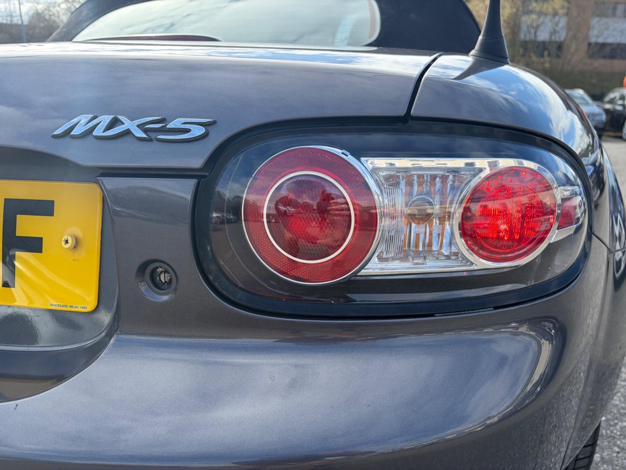 Mazda MX-5 - Image 12