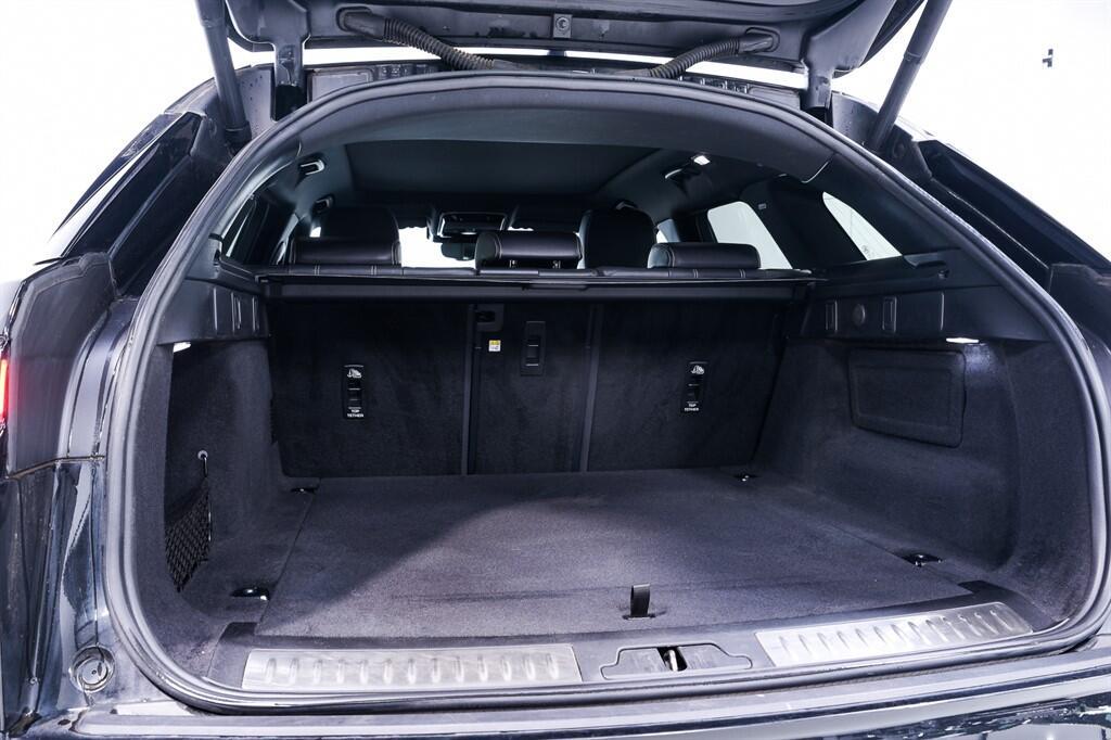Land Rover Range Rover Velar - Image 32