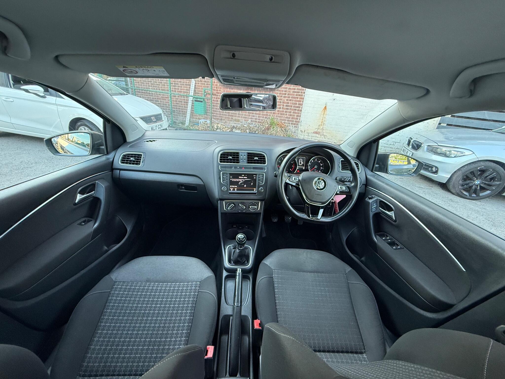 Volkswagen Polo - Image 14