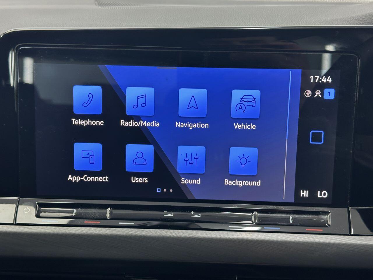 Volkswagen Golf - Image 26