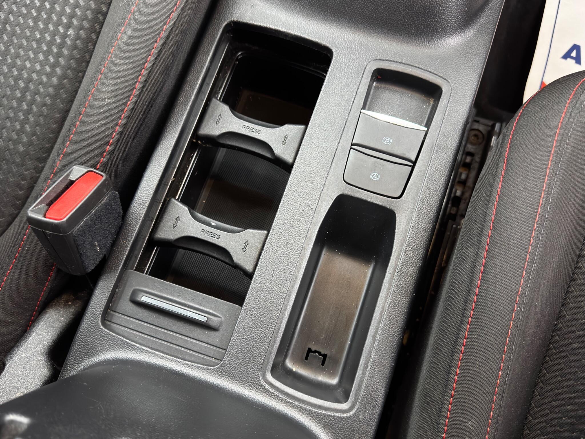 Ford Focus - Image 25
