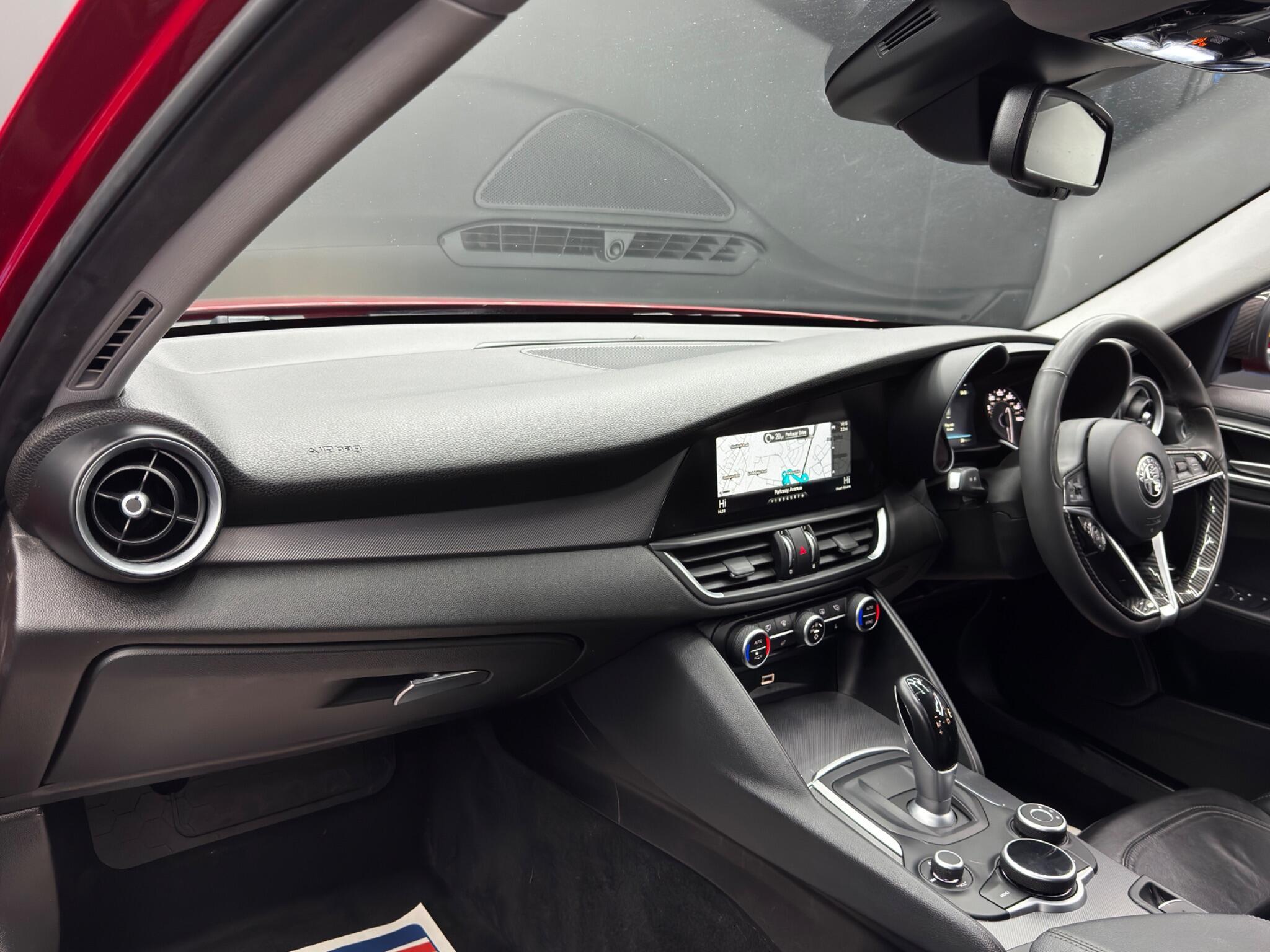 Alfa Romeo Giulia - Image 11