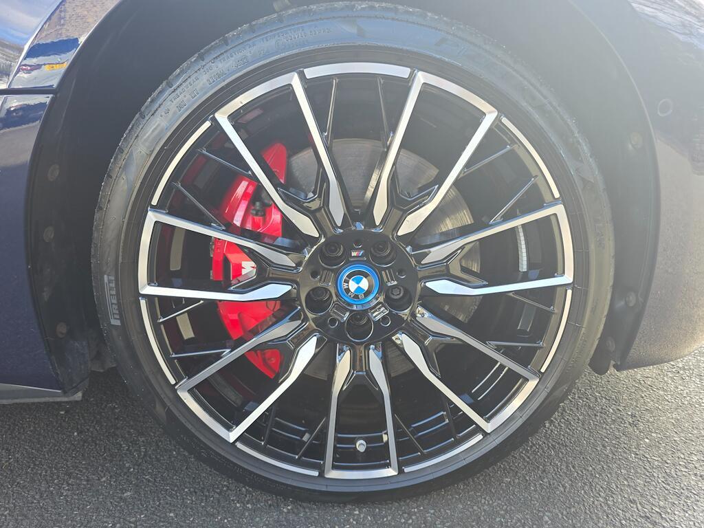 BMW I4 - Image 12
