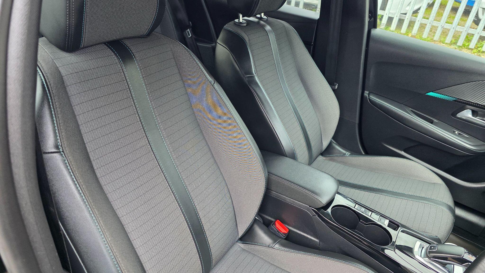 Peugeot 208 - Image 28