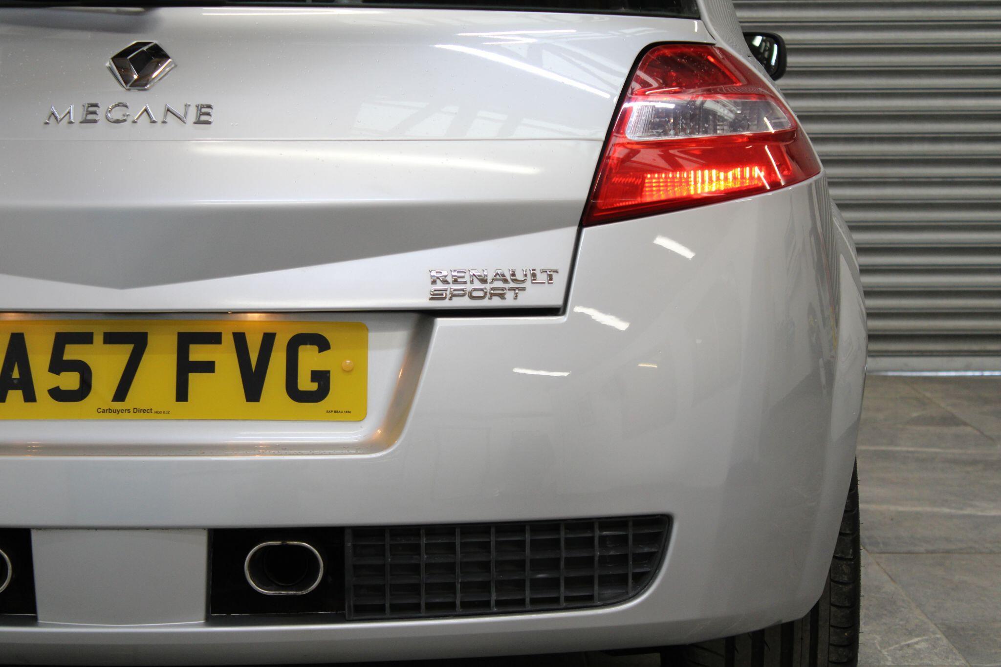 Renault Megane - Image 17