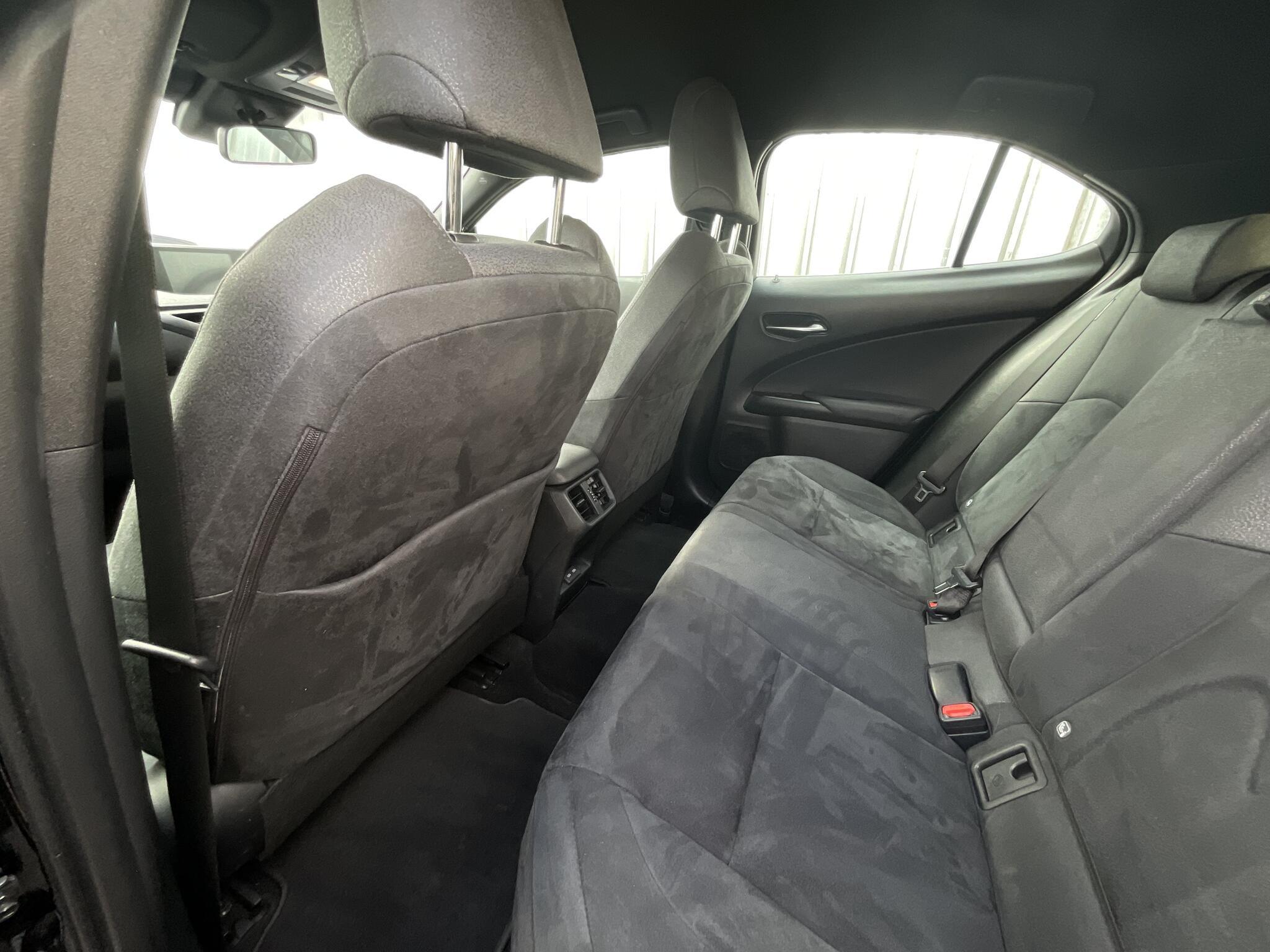 Lexus UX - Image 13