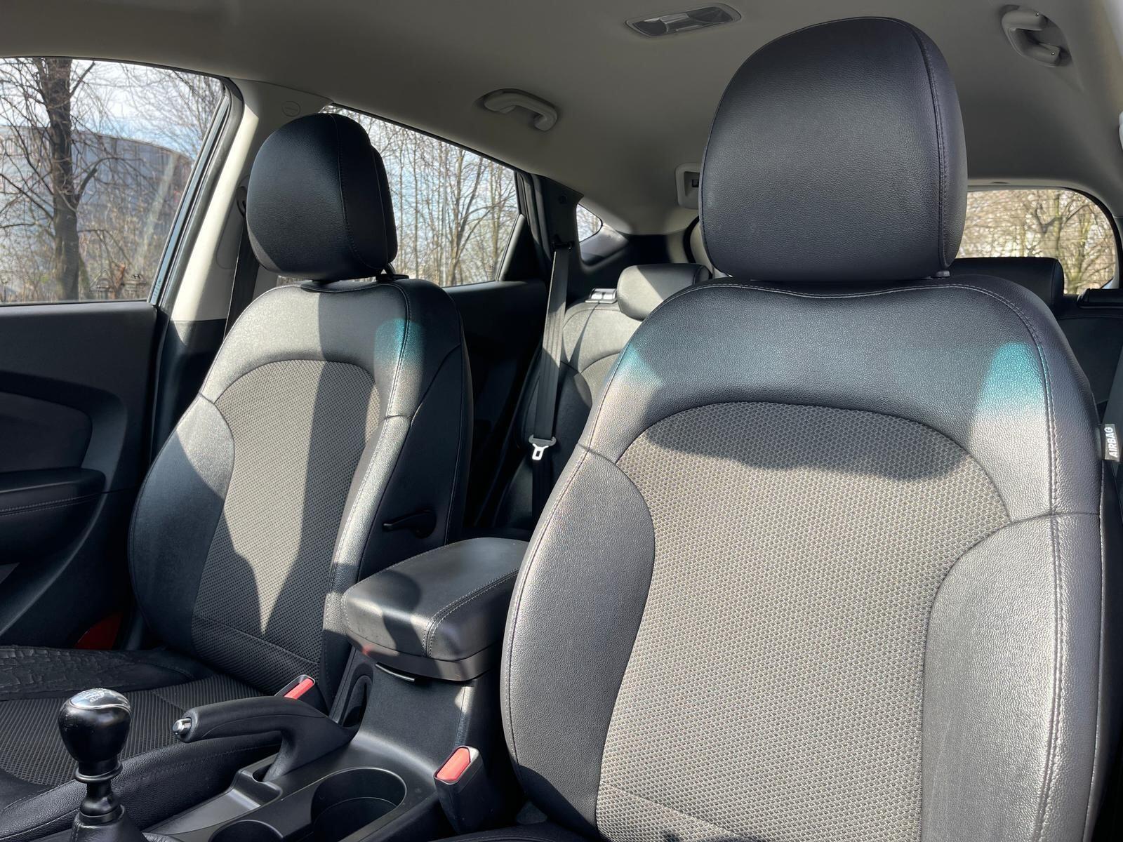 Hyundai ix35 - Image 35