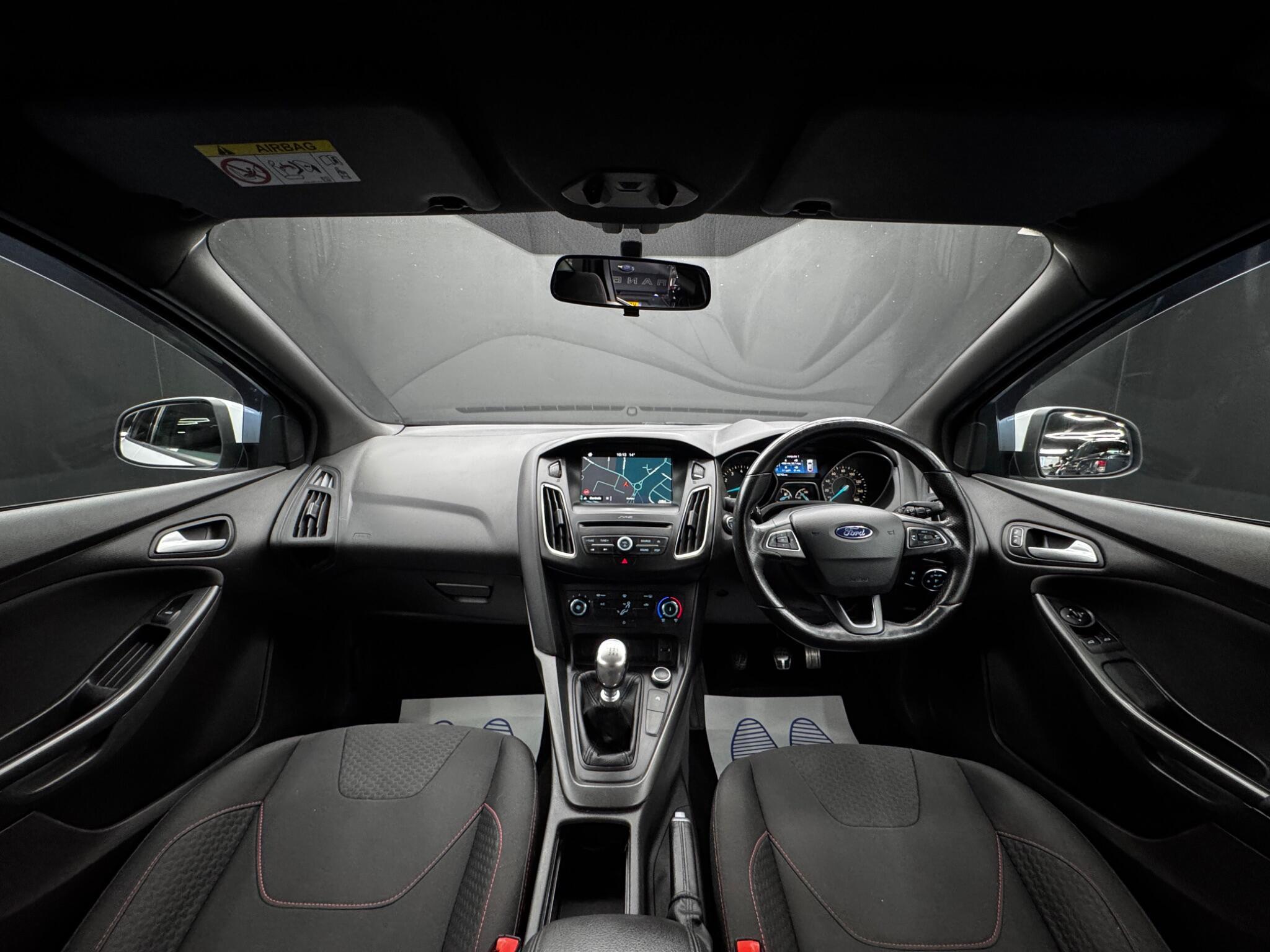 Ford Focus - Image 16