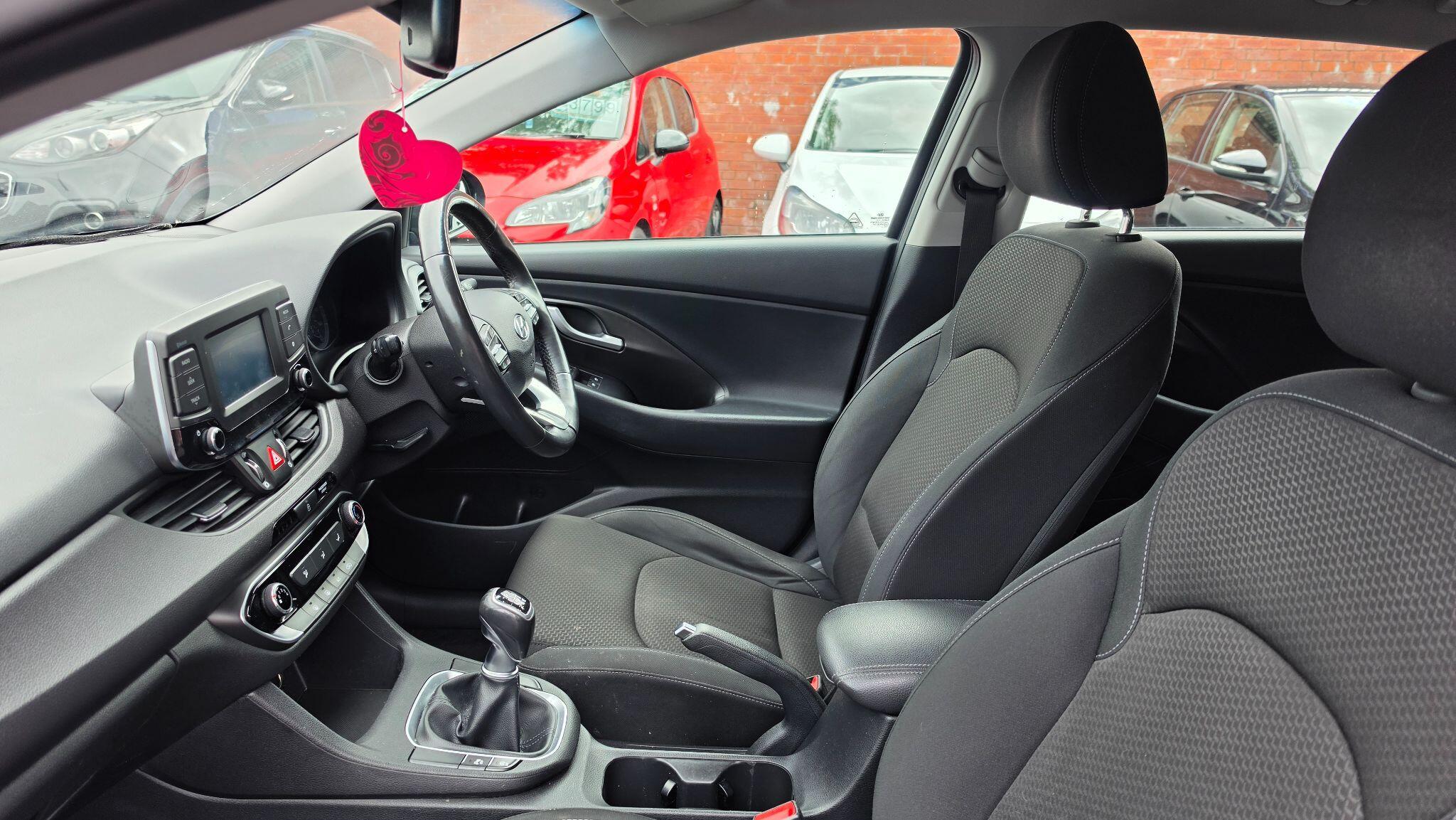 Hyundai i30 - Image 14