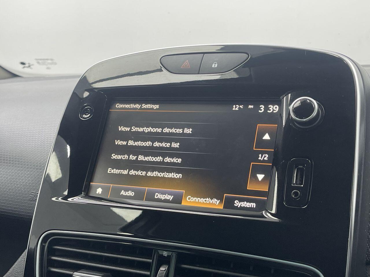 Renault Clio - Image 21