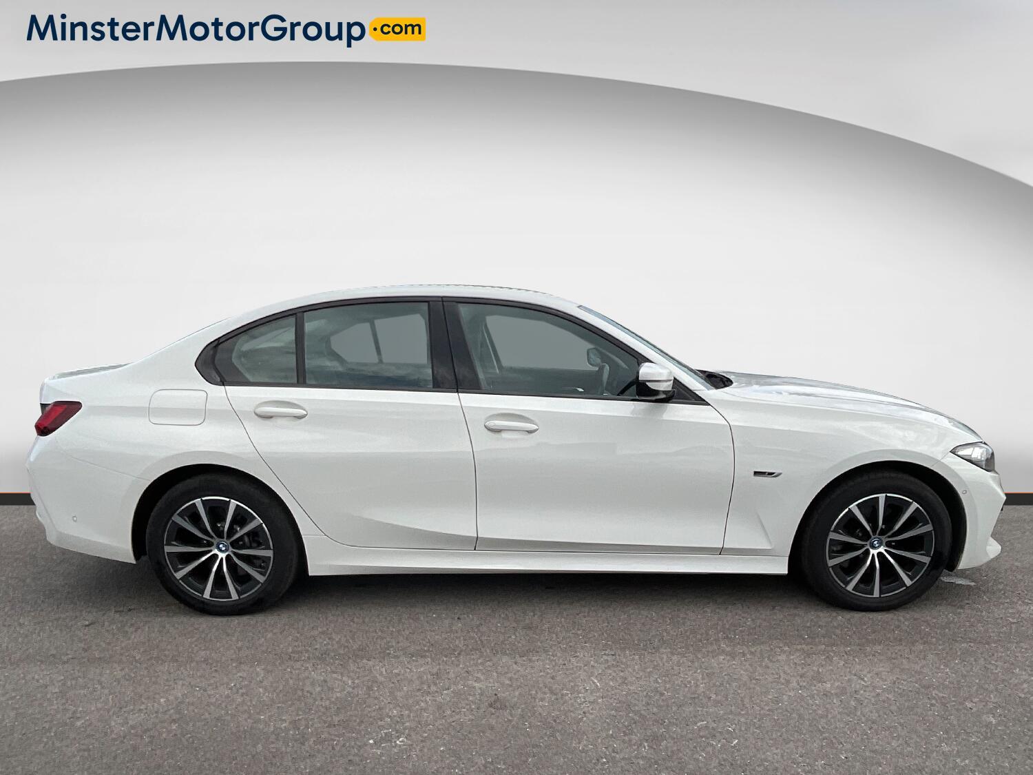 BMW 3 Series - Image 2