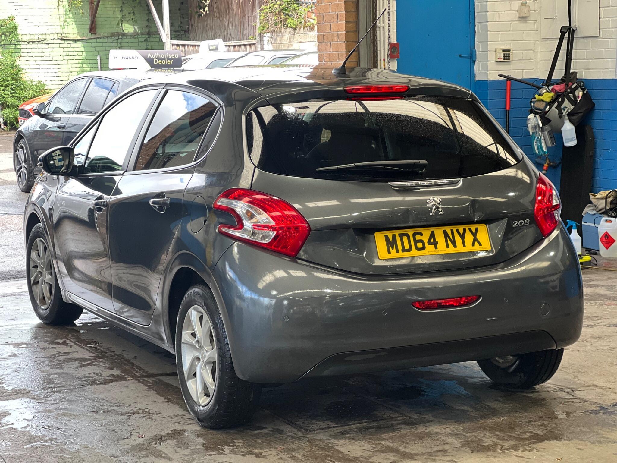 Peugeot 208 - Image 3