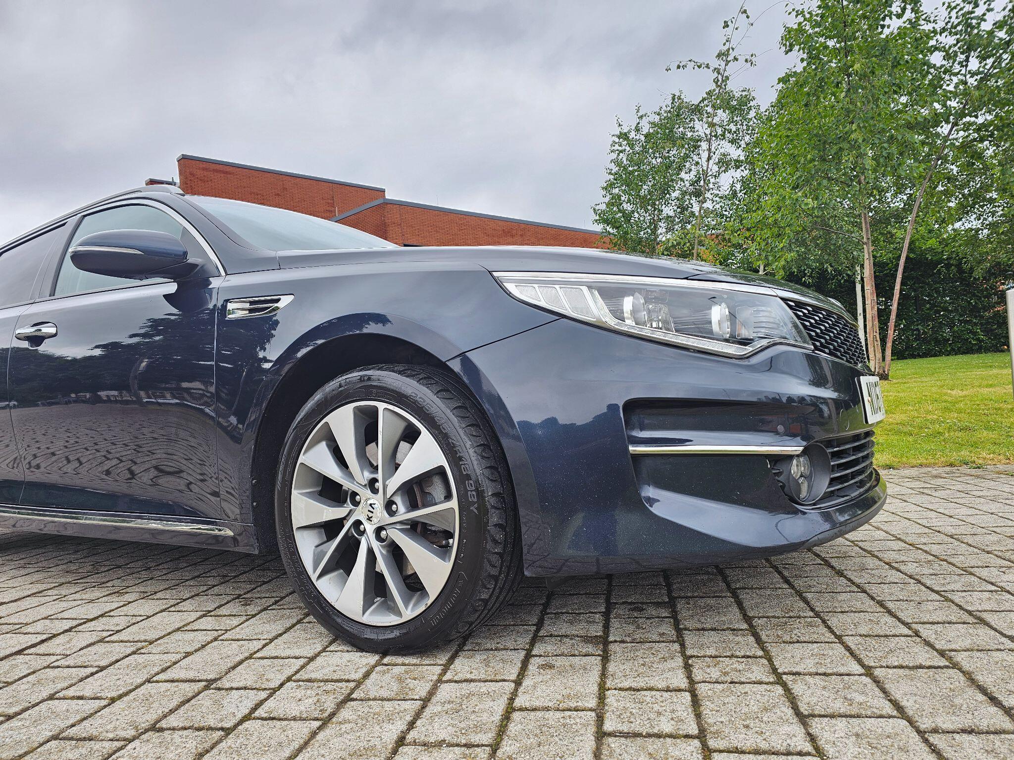 Kia Optima - Image 8