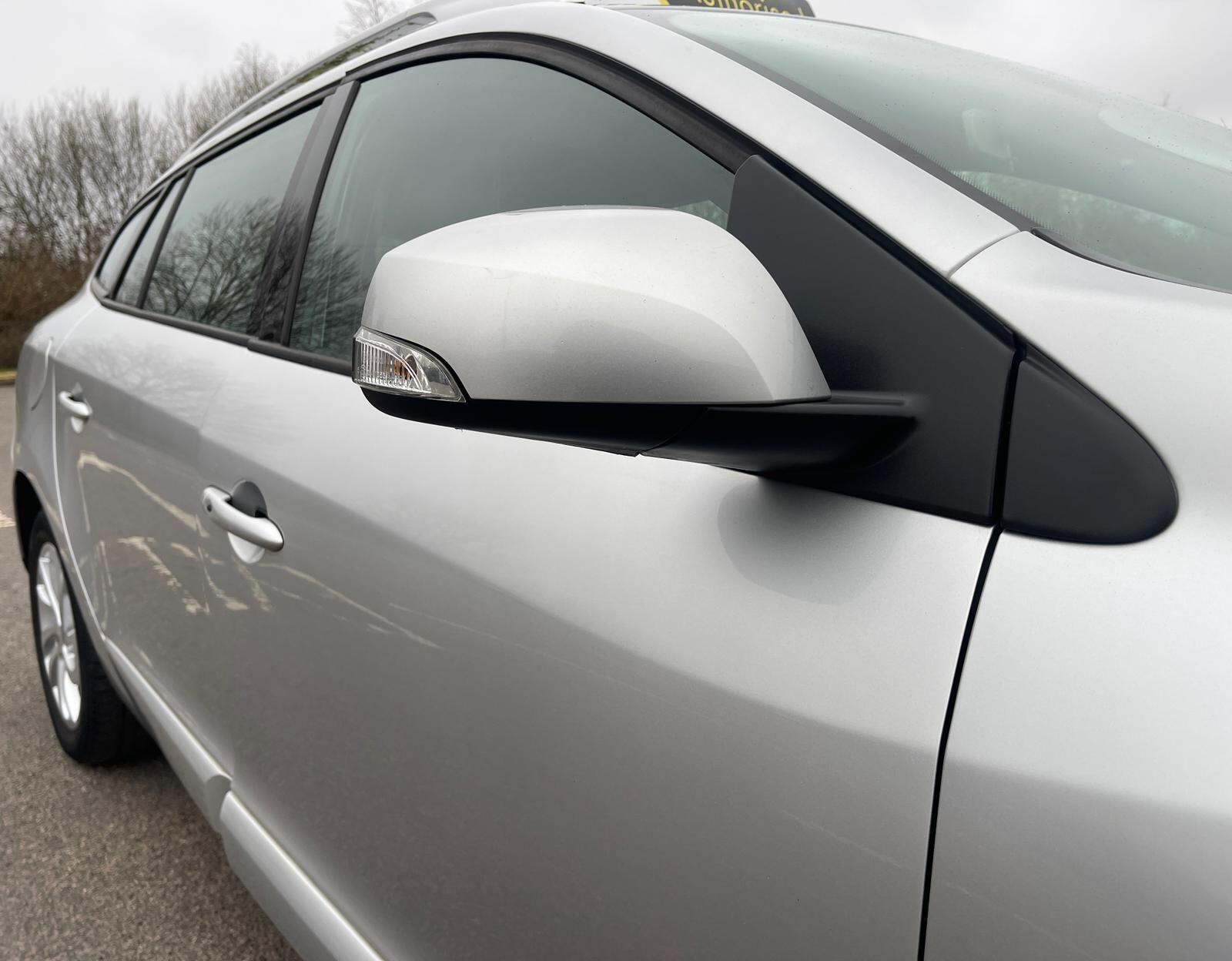 Renault Megane - Image 40