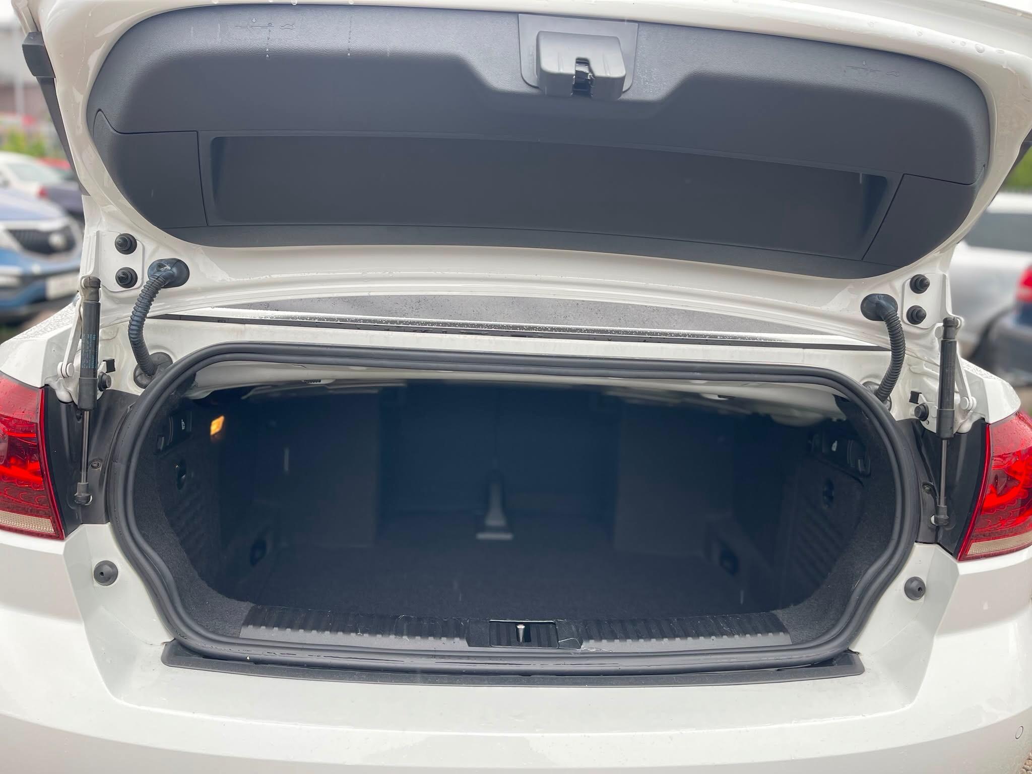 Volkswagen Golf - Image 13