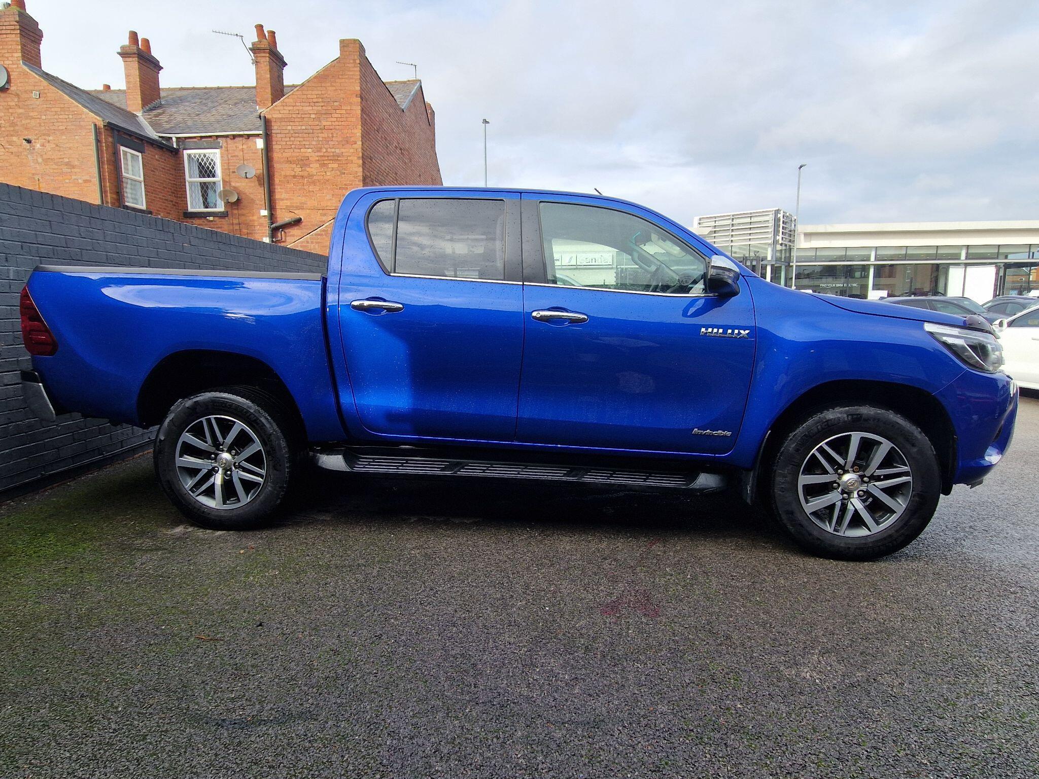 Toyota Hilux - Image 7