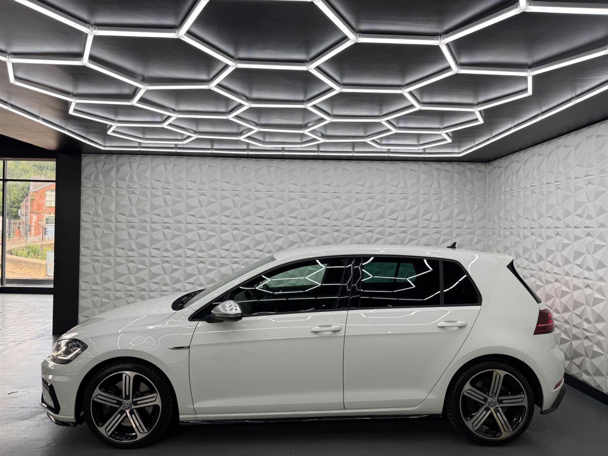 Volkswagen Golf - Image 7