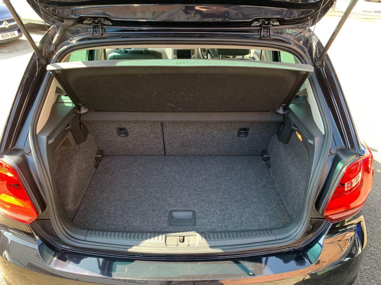Volkswagen Polo - Image 9
