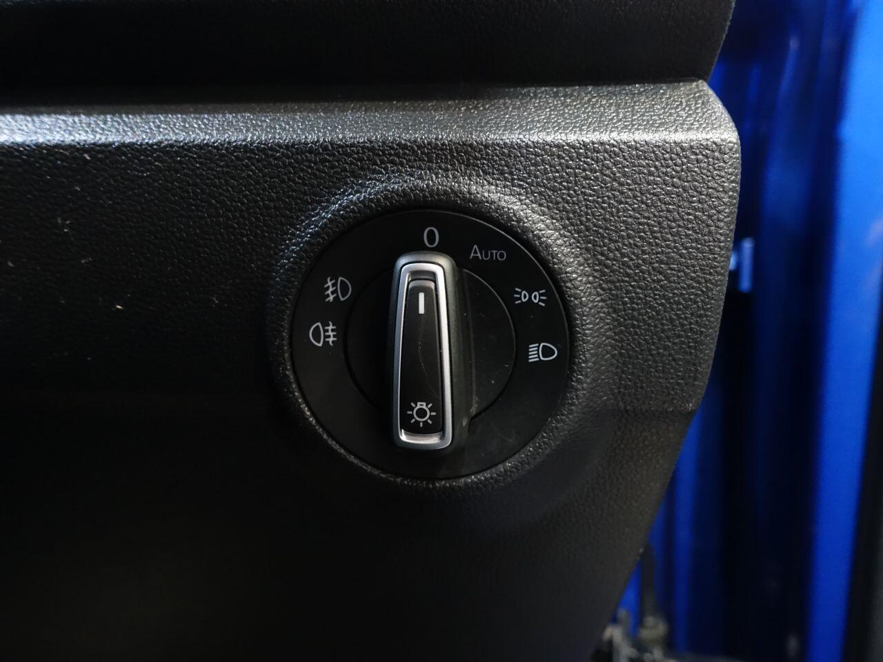 Volkswagen T-Roc - Image 18