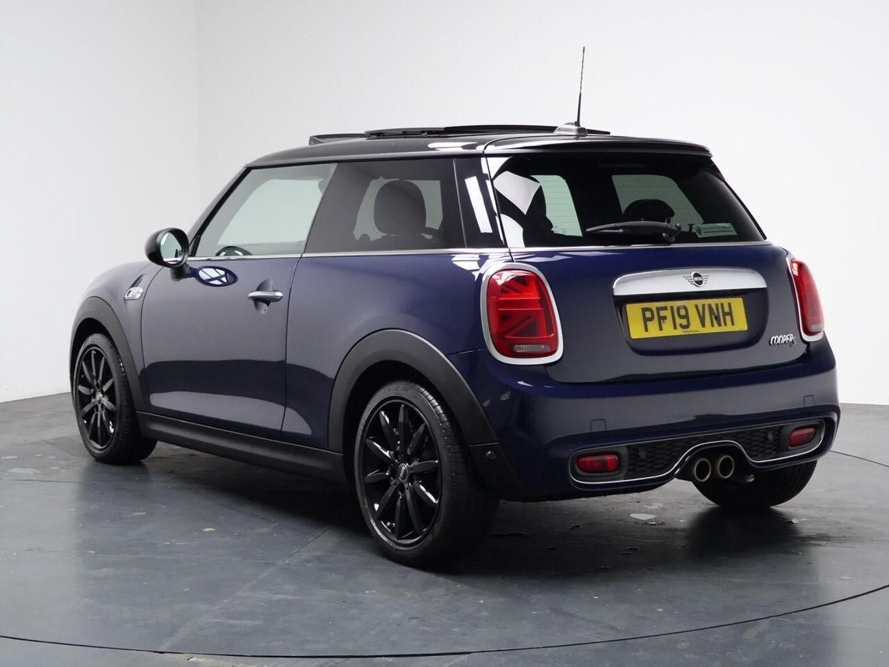 MINI Hatch - Image 9