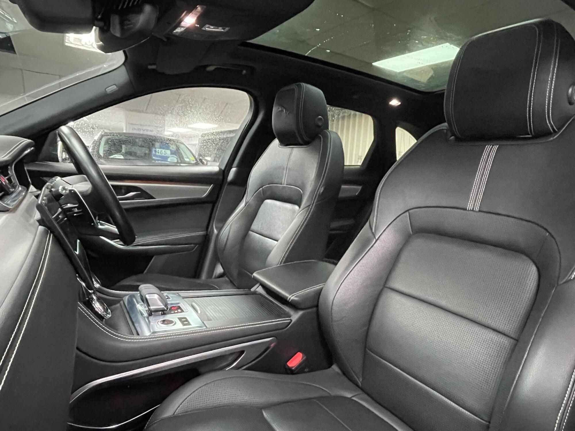 Jaguar F-Pace - Image 32