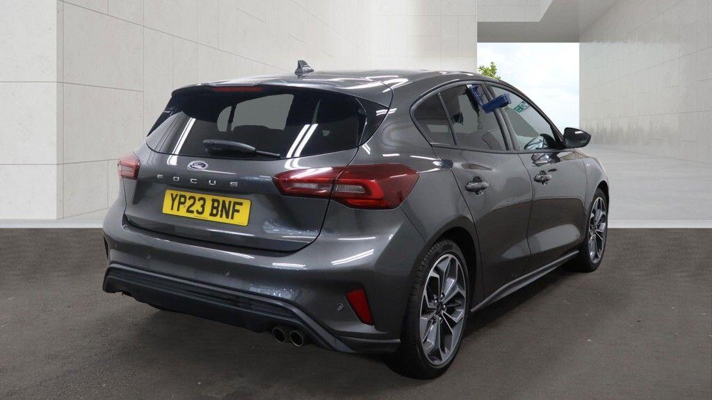 Ford Focus - Image 6