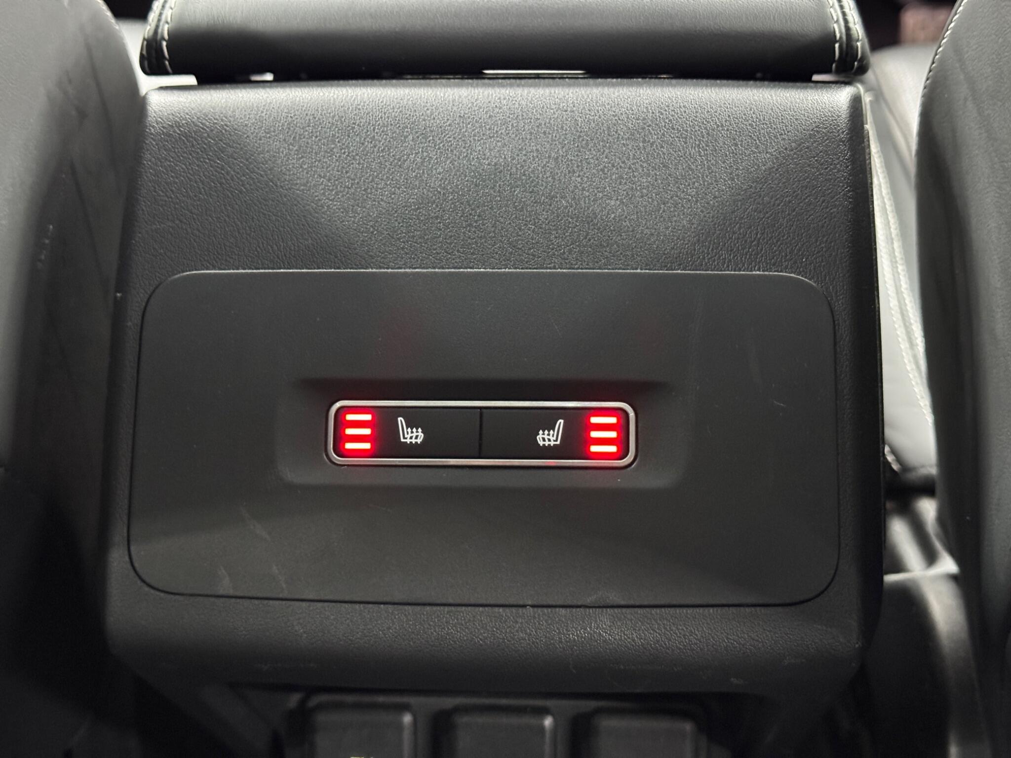 Jaguar I-Pace - Image 44