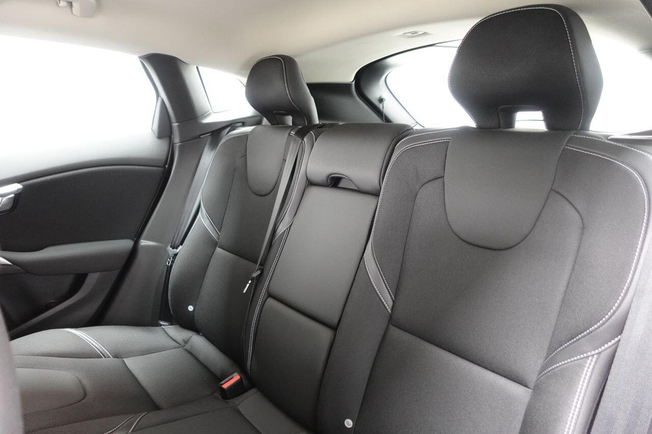 Volvo V40 - Image 18