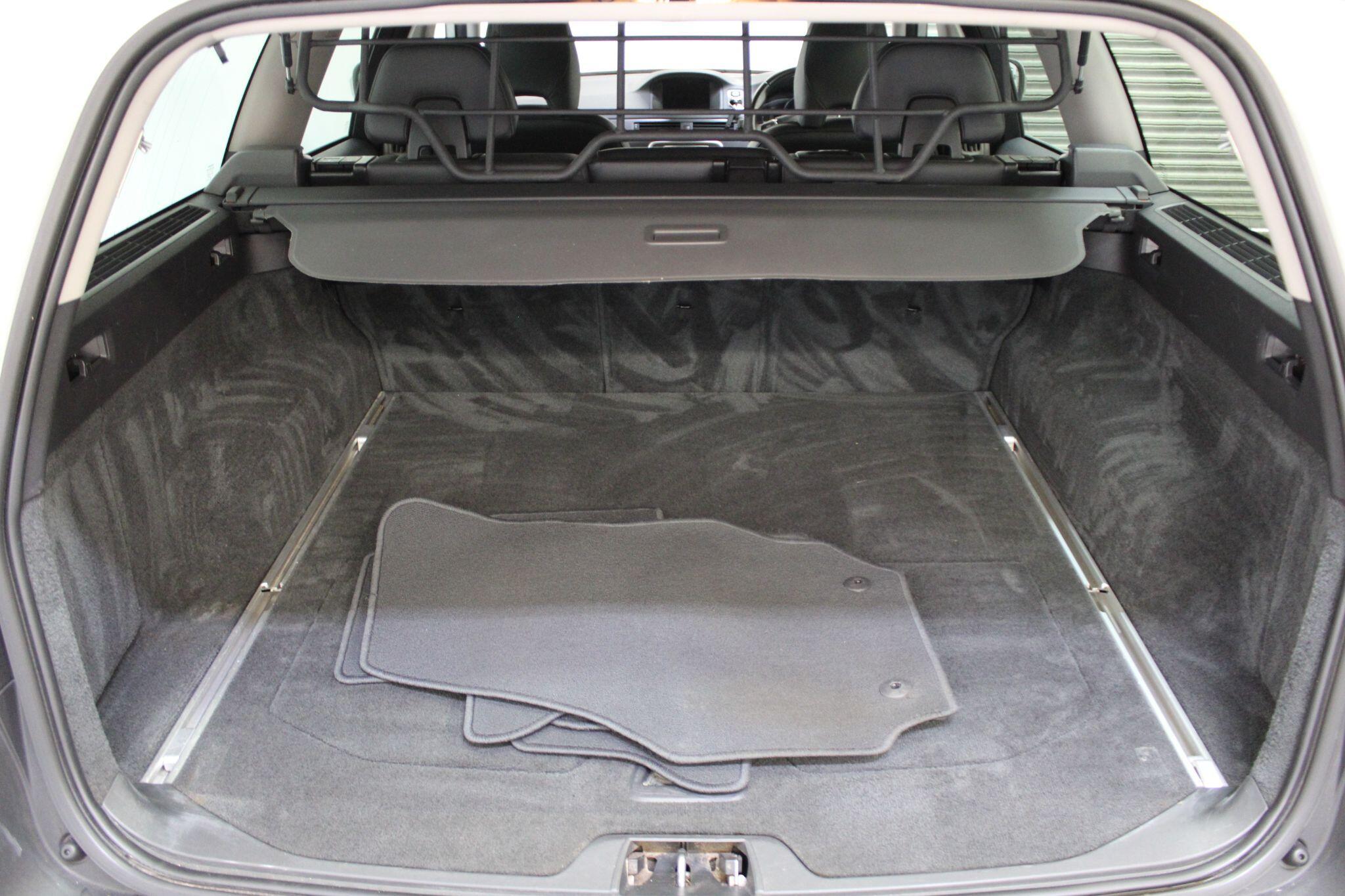 Volvo XC70 - Image 17