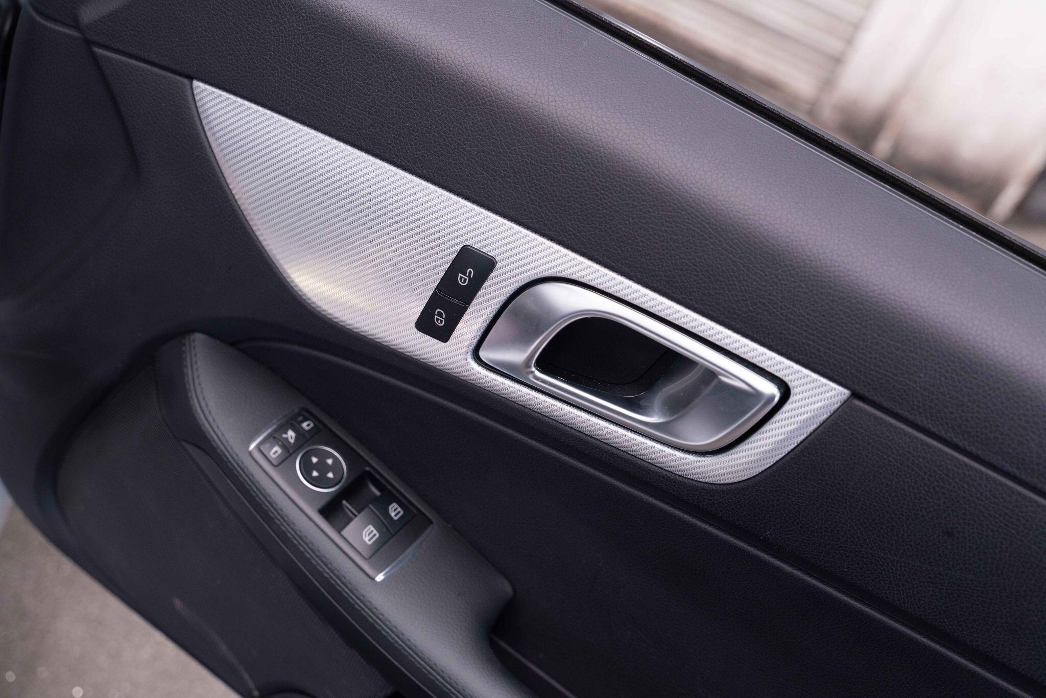 Mercedes SLC - Image 18