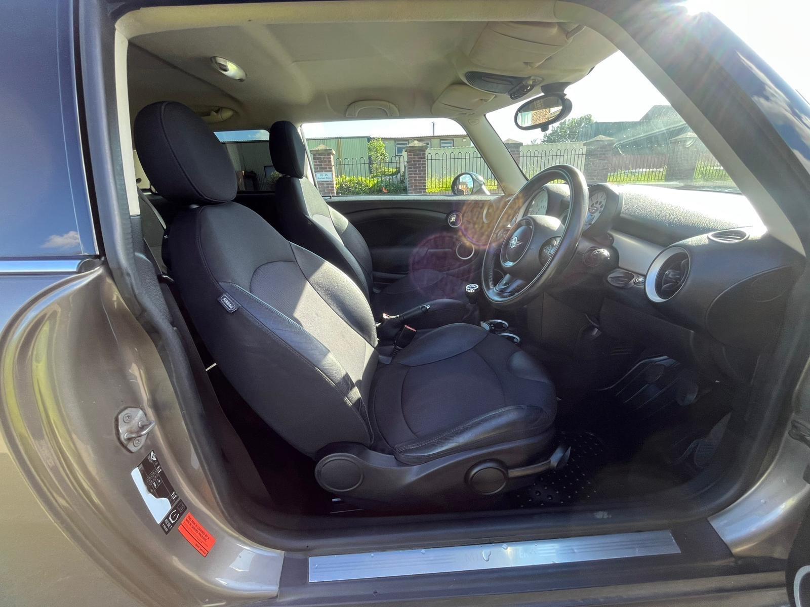 MINI Hatch - Image 11